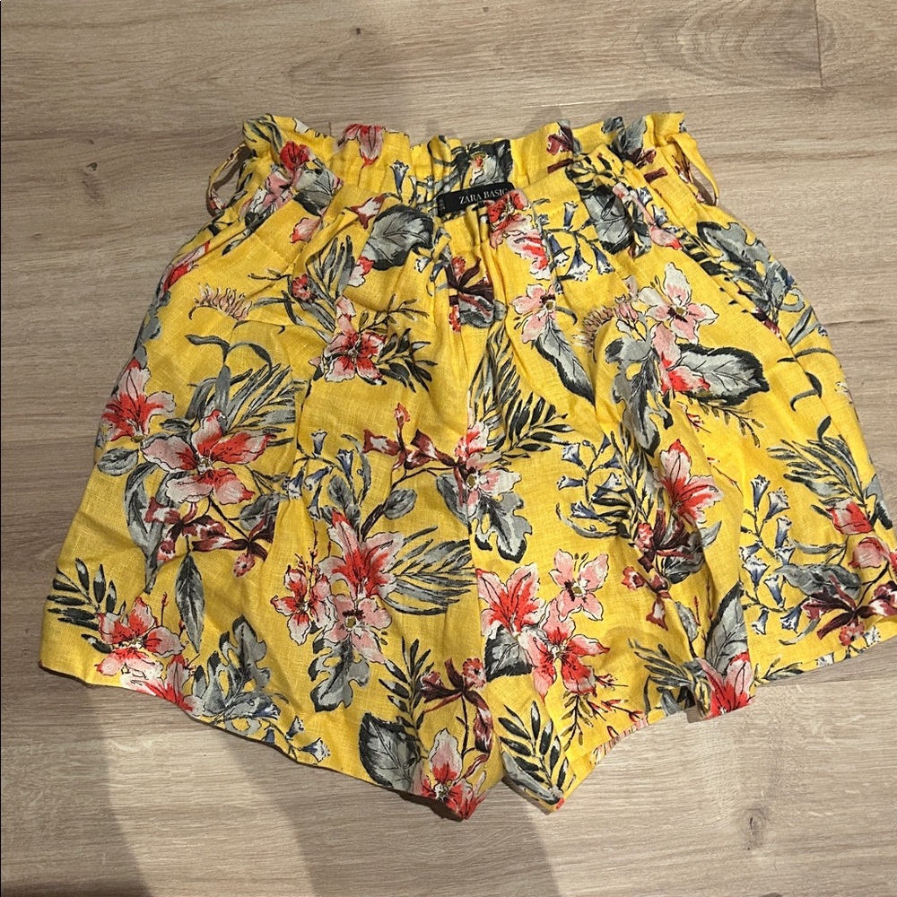 ZARA  Yellow Floral High Waist Shorts